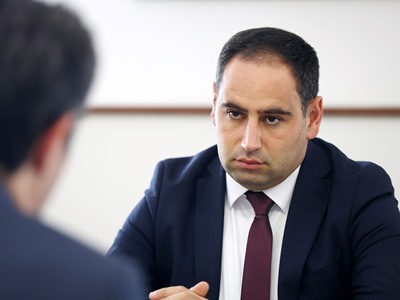 Խուդաթյանը և Հունաստանի դեսպանը անդրադարձել են ավիացիոն ոլորտին, ավտոմոբիլային բեռնափոխադրումներին
