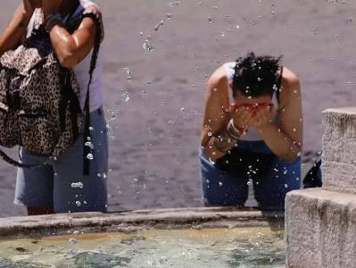 Record-breaking 46-degree heat wave hits Spain