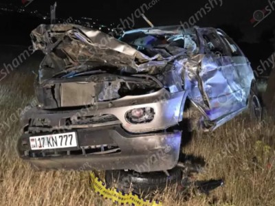 Կոտայքի մարզում «BMW X3»-ը մոտ 100 մետր մի քանի պտույտ շրջվելով բախվել է քարերին և հայտնվել դաշտում․ կա 3 զոհ