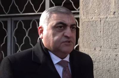 «Հրապարակ». Դատավոր Մասիս Մելքոնյանը երիտասարդ կնոջ հետ է կապվել եւ հեռացել ընտանիքից