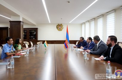 Armenia minister, India ambassador confer about defense cooperation
