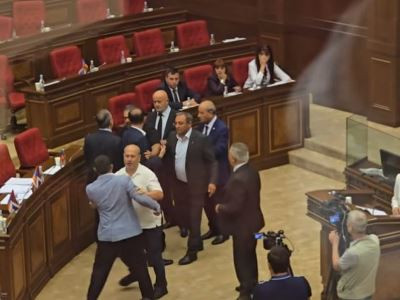 Situation gets tense in Armenia parliament