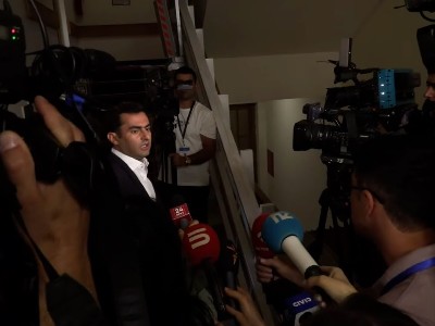 Իմ հարցերին պատասխանելու ձևն ու տևողությունը մի' մեկնաբանեք. դա ես եմ որոշում. Հակոբ Արշակյանը՝ լրագրողներին