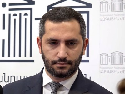 Լրագրողները բոյկոտեցին Ռուբինյանի ճեպազրույցը, երբ նա սկսեց վիրավորել լրատվամիջոցին