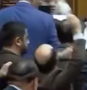 ՔՊ-ական Արթուր Հովհաննիսյանը շշով հարվածել է ՔՊ-ական Կարեն Համբարձումյանին