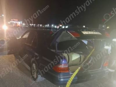 Սևանում հրդեհի բռնկմամբ պայթյուն է տեղի ունեցել Mercedes-ում․ վարորդին և ուղևորին հասցրել են հիվանդանոց
