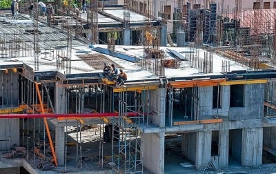 «Փաստ». Պետությունը կրկին հարվածում է բիզնեսին. թիրախում այս անգամ կառուցապատողներն են