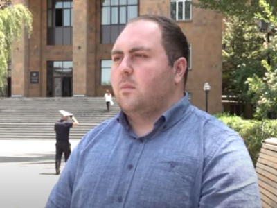 Հավաքին մասնակցելու համար ԵՊՀ աստվածաբանության ֆակուլտետի դեկանին են փորձում հեռացնել. Խաչիկ Աբաջյան