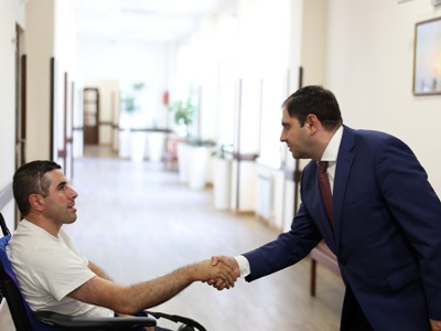 Սուրեն Պապիկյանն այցելել է «Զինվորի տուն» վերականգնողական կենտրոն