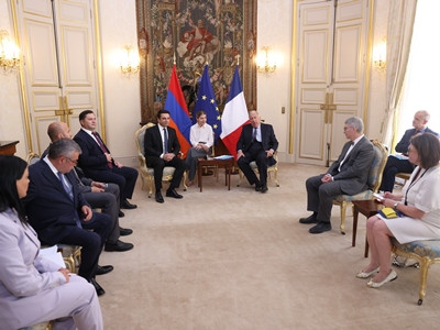 Ալեն Սիմոնյանը հանդիպել է Ֆրանսիայի Սենատի նախագահի հետ