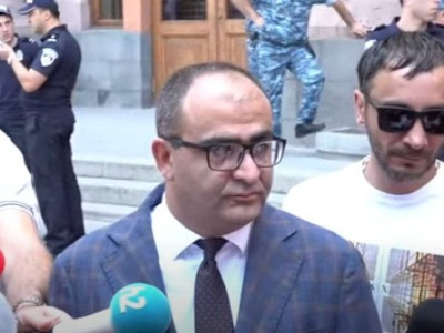 Представитель правительства Армении – арцахцам: Обсуждения на улице не будет – составьте группу их четырех человек