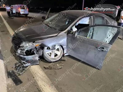 Արմավիրի մարզում 26-ամյա վարորդը Toyota Camry-ով բախվել է արգելապատնեշներին, ապա սյանը․ կա վիրավոր
