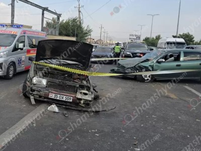 Քասախ գյուղի ճանապարհին բախվել են «Volkswagen»-ն ու «Opel»-ը. կա 3 վիրավոր. shamshyan.com