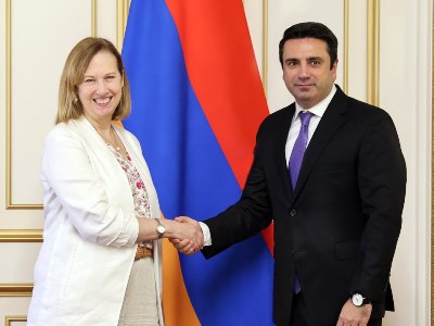 Ալեն Սիմոնյանը և Քրիստինա Քվինը քննարկել են տարածաշրջանային զարգացումներին վերաբերող հարցեր