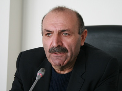 Փաշինյանին ներսում աղմուկ է պետք, որ դրսից հնչող ձայները խլանան, որովհետեւ դրսում թույլ է, խոցելի. իրավապաշտպան