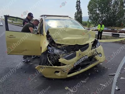 Երևան-Սևան ավտոճանապարհին բախվել են «Mercedes CLS»-ը և «Mitsubishi Grandis»-ը․ կան վիրավորներ