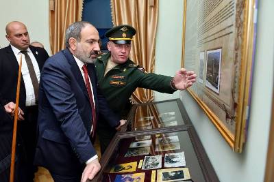 «Հրապարակ». Մեծ քանակությամբ զինտեխնիկա, ռազմամթերք են բերում 102–րդ ռազմաբազա