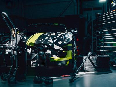 Mercedes-AMG-ն պատրաստում է նոր «գիշատիչ» լեգենդար Porsche 911 GT3 RS-ի դեմ