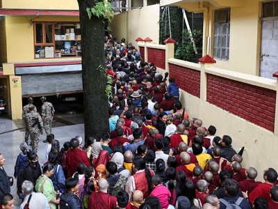 2 killed, 32 injured in India temple stampede