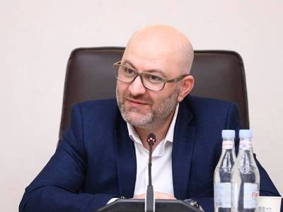 «Շնորհավորում են գործից դուրս գալու ժամանակ». Շիրակի մարզպետը՝ Վարդան Ղուկասյանին չշնորհավորելու մասին