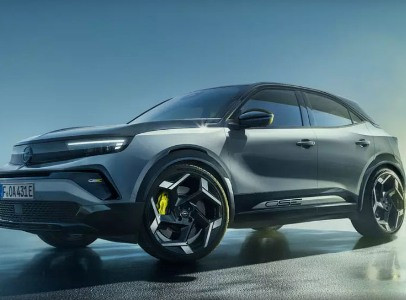 Opel unveils Mokka GSE electric crossover