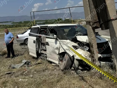 Գեղարքունիքում բախվել են Volkswagen Tuareg-ը և Honda Elysion-ը․ ապա վերջինս բախվել է բետոնե էլեկտրասյանը․ կա 6 վիրավոր
