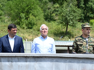 Վահագն Խաչատուրյանն այցելել է Սյունիքի սահմանամերձ համայնքներ եւ զորամաս