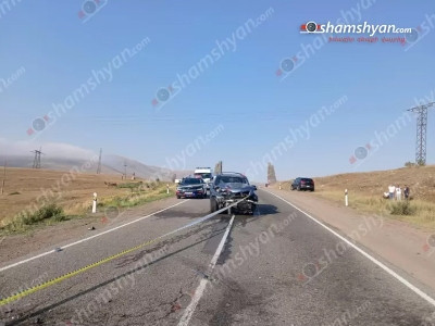 Սյունիքում բախվել են «Kia Sorento»-ն ու «Mercedes»-ը. վերջինը բախվել է երկաթե արգելապատնեշին ու բռնկվել. Shamshyan.com