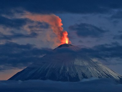На Камчатке после землетрясения впервые за 300 лет проснулись 7 вулканов