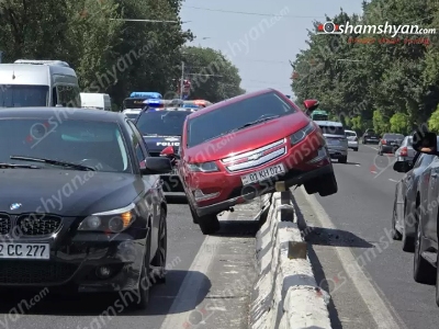 Իսակովի պողոտայում բախվել են «BMW»-ն, «Hongqi»-ն և «Chevrolet Volt»-ը. shamshyan.com