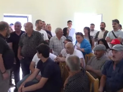 Քարաբերդում ոսկու հանքի շահագործման վերաբերյալ հանրային լսումները լարված մթնոլորտում են անցնում