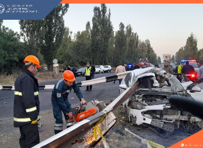 Երևան-Սևան ավտոճանապարհին մեքենան բախվել է բաժանարար արգելապատնեշին․ կա զոհ