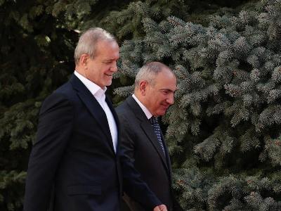 Премьер-министр Армении принял президента Ирана
