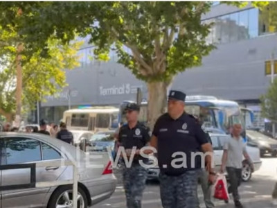 Բագրատ Սրբազանի և մյուսների գործով նիստին ընդառաջ դատարանի տարածքում մեծաթիվ ոստիկանական ուժեր են կենտրոնացված