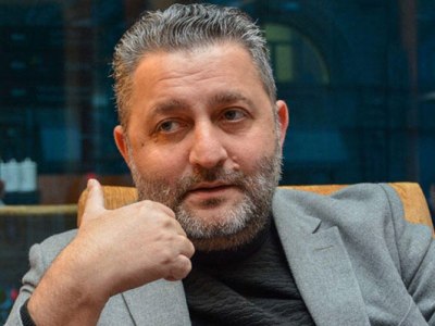 Азербайджанского продюсера и телеведущего Эмина Эфенди не пустили в Россию
