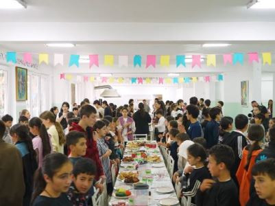 Սամվել Կարապետյանի նախաձեռնությամբ կազմակերպվել է շուրջ 100 երեխաների հանգիստը «Ծիծեռնակ» ճամբարում