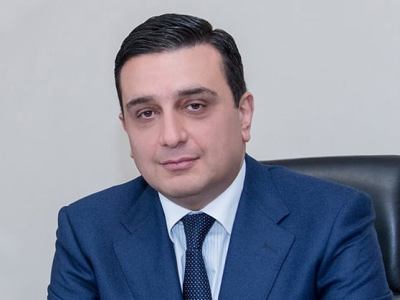 2018-ի սեպտեմբերին դպրոցները դիմավորել են մոտ 39 հազար առաջին դասարանցու, 2024-ին թիվը իջել է՝ 34–35 հազարի. Մուրադյան