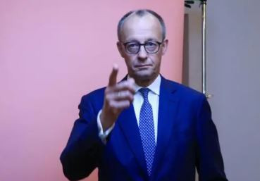 Канцлер ФРГ: Капитуляция Украины только даст возможность Путину подготовиться к следующей войне