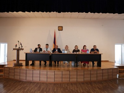 Ավագ դասարաններում մի շարք առարկաների համար նոր դասագրքեր չեն ստեղծվել. ԿԳՄՍ փոխնախարար