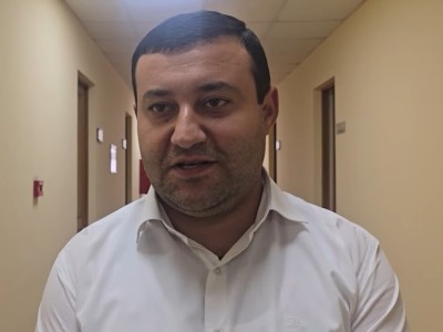 «Նախկին մուրացկան վիճակն ավարտվել է». ՔՊ–ականը՝ Կարապետյանի հիմնադրամի՝ պայուսակներ նվիրելու մասին
