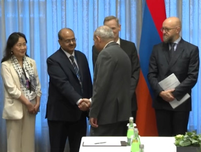 Armenia PM: We discussed, with Asian Infrastructure Investment Bank president, prospects of collaboration (VIDEO)