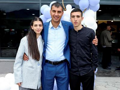 Ասում էին` հայրս փտելու է բանտում. Տաթեւի կալանավորված համայնքապետի դուստրը ահազանգում է