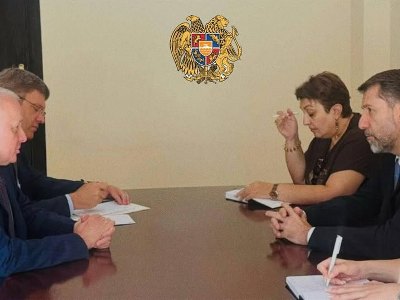 Представитель по международно-правовым вопросам Армении принял посла России
