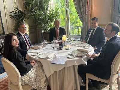 Armenia Security Council chief has working dinner with France MFA official as part of Paris visit