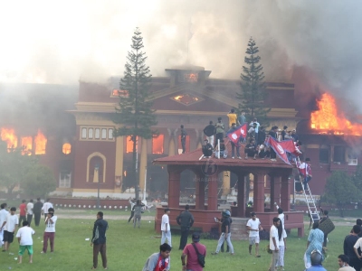 Protesters set fire to Nepal presidential residence