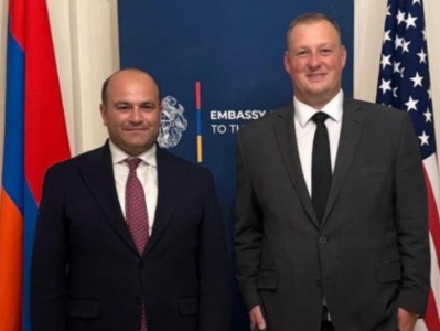 Ամերիկայում ՀՀ նորանշանակ դեսպան Մկրտչյանը հանդիպում է ունեցել Pray.cօm հարթակի համահիմնադիր Մաթ Փոթթերի հետ