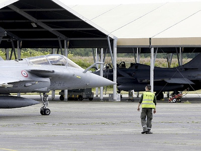 Macron announces decision to deploy 3 Rafale fighter jets after Russia drone incursions into Poland