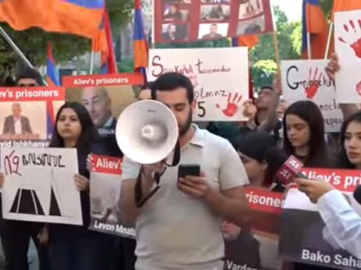 Ընդդեմ Քըլըչի այցի. ՀՅԴ երիտասարդների բողոքի ակցիան՝ կառավարության դիմաց