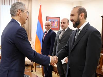 Արարատ Միրզոյանը դեսպան Բոլատ Իմանբաևին պարգևատրել է Բարեկամության շքանշանով