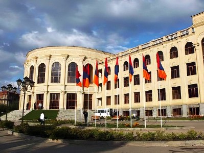 Գյումրու ավագանին չեղարկել է «Գյումրու օր» տոնակատարությունը. ՔՊ–ն դեմ է և արտահերթ նիստ է հրավիրել